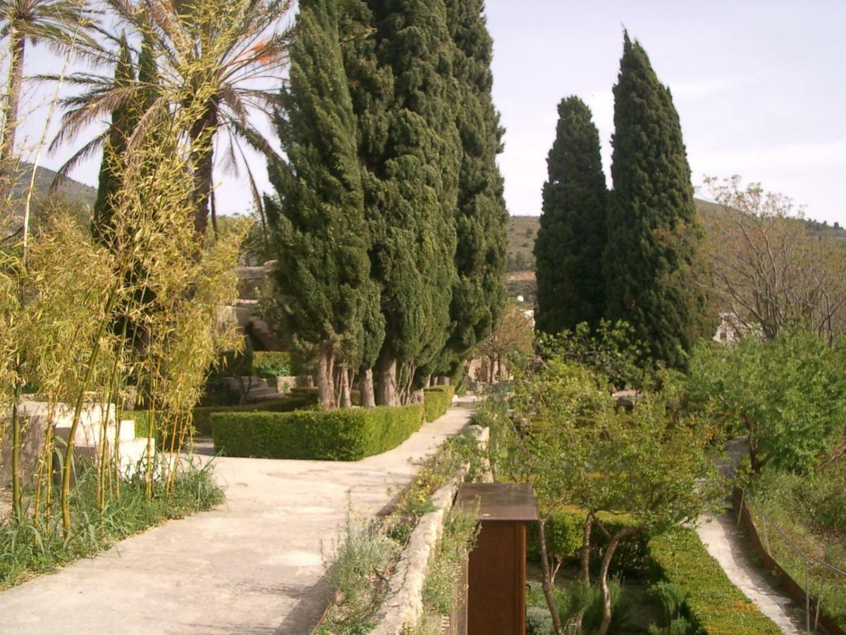 Apartments Altos Del Castillo เบเลซ เด เบเนาดาญา ภายนอก รูปภาพ